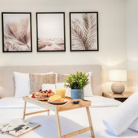 Calm Studio At Sky Gardens Difc By Deluxe Holiday Homes Dubái Exterior foto